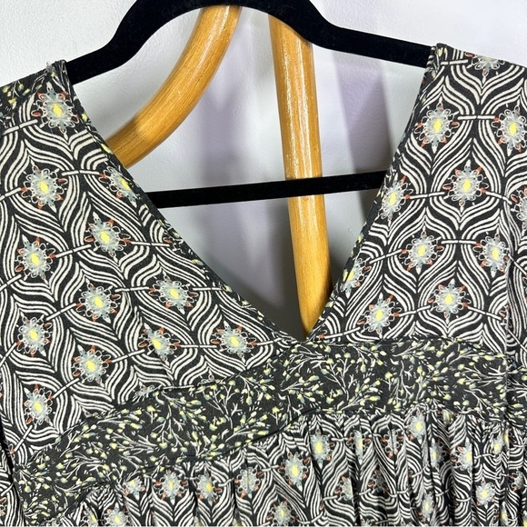 Free People Boho V Neckline Patterned Top sz L - Picture 3 of 5